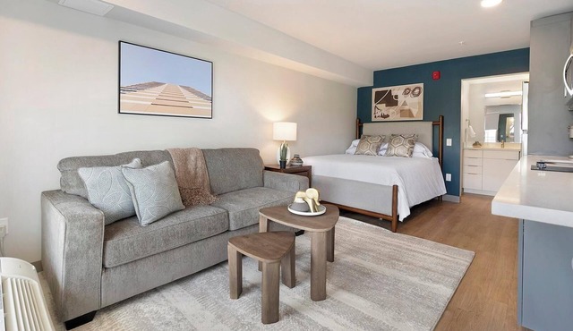 Landing | Modern Studio in Downtown Hermitage