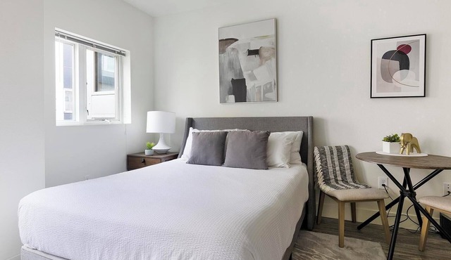 Landing | Modern Studio, Gym, Courtyard