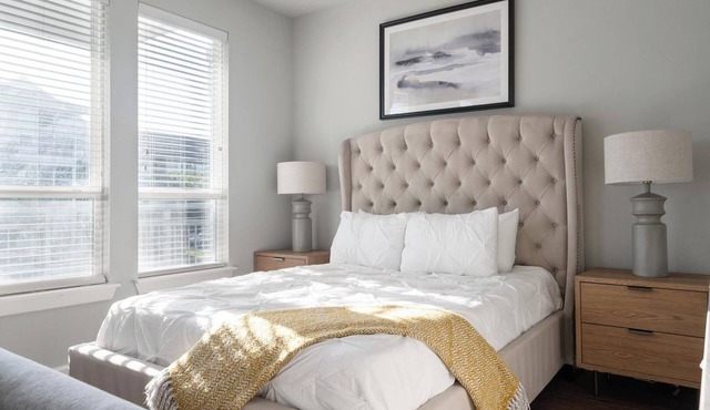 Landing | Modern Studio, Yoga Studio, Pool