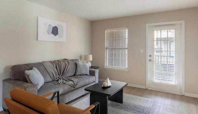 Landing | Modern 2BD, Game Room, Clubhouse
