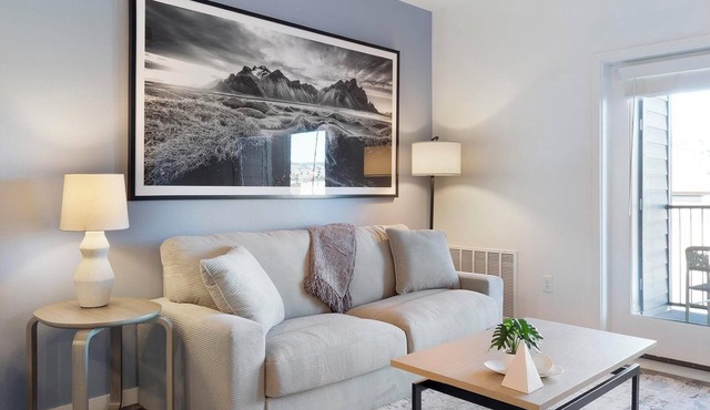 Landing | Modern 1BD, Gym, Pool
