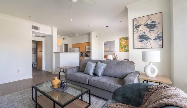 Landing | Spectacular 2BD, Gym