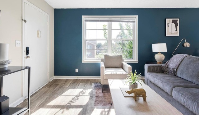 Landing | Spectacular 2BD, Pool, Gym