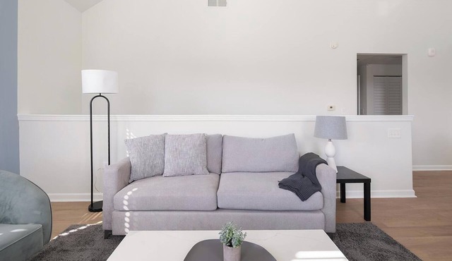 Landing | Spectacular 2BD, Clubhouse, Pool