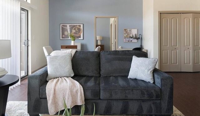 Landing | Spectacular 2BD, Gym