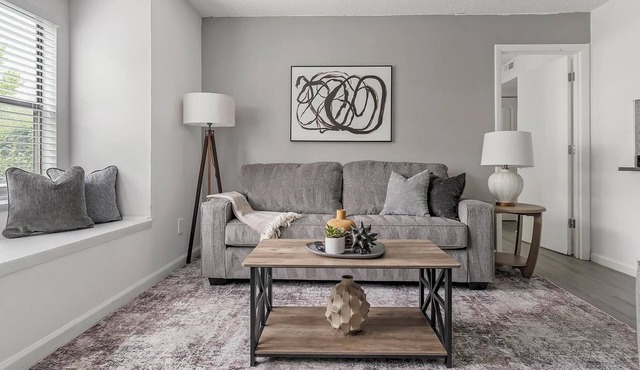 Landing | Spectacular 2BD, Clubhouse, Pool