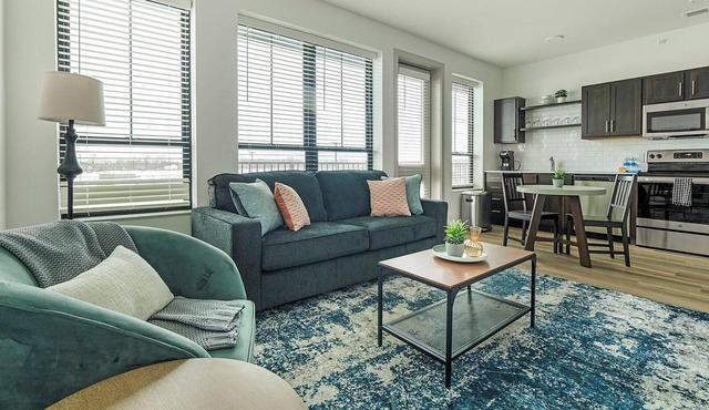 Landing | Spectacular 1BD, Pool, Gym