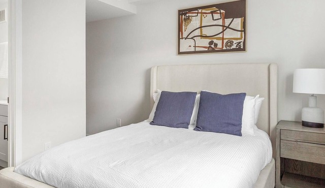 Landing | Spectacular 2BD, Gym, Clubhouse