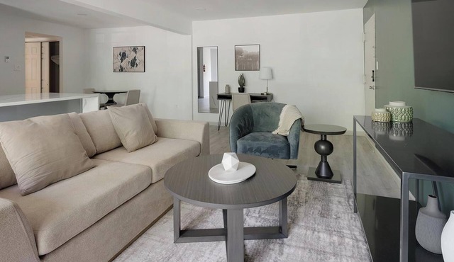 Landing | Spectacular 1BD, Gym, Pool