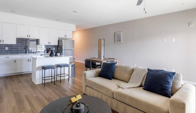 Landing | Spectacular 1BD, Pool, Rooftop Lounge