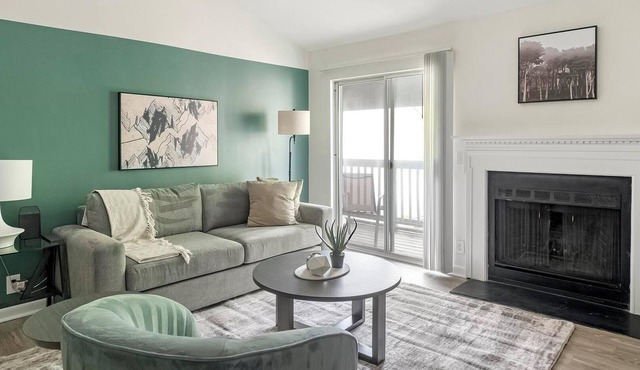 Landing | Spectacular 1BD, Gym, Pool