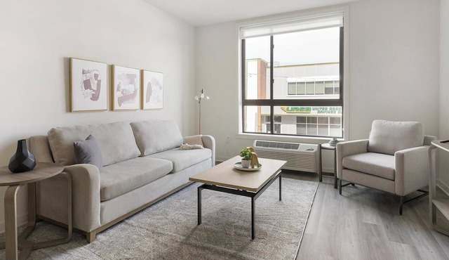 Landing | Spectacular 1BD, Gym, Courtyard