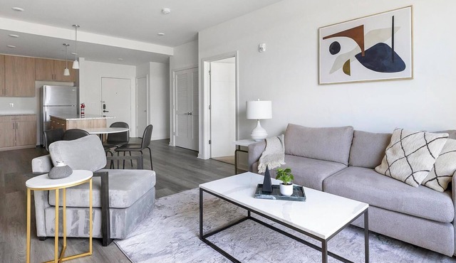 Landing | Spectacular 1BD, Gym, Courtyard