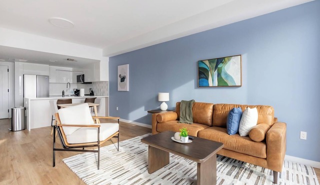 Landing | Spectacular 1BD, Courtyard