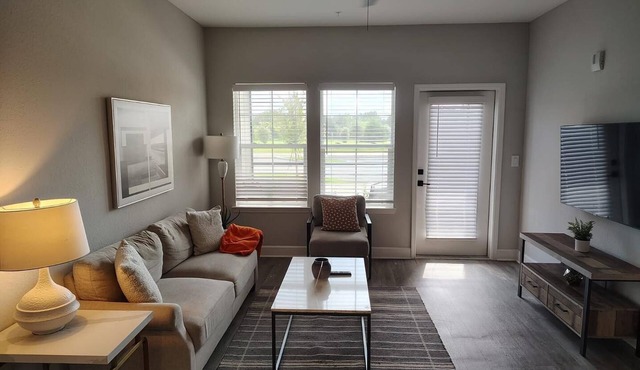 Landing | Spectacular 1BD, Gym, Pool