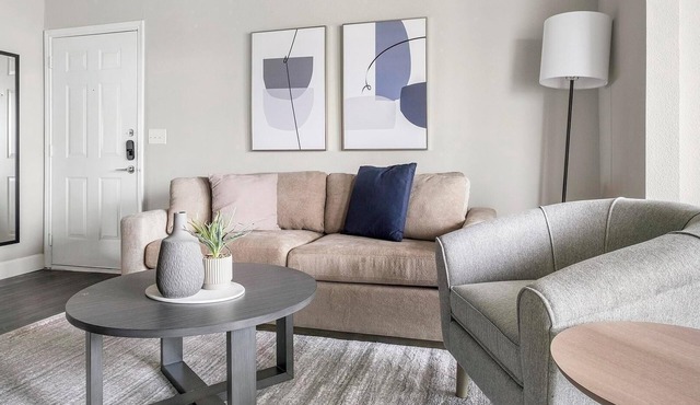 Landing | Spectacular 1BD, Gym, Pool