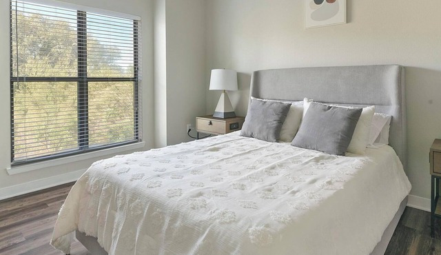 Landing | Spectacular 1BD, Clubhouse, Pool