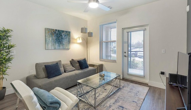 Landing | Spectacular 1BD, Pool, Clubhouse