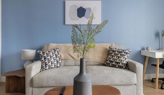 Landing | Spectacular 1BD, Gym, Courtyard