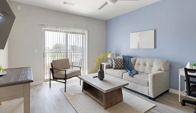 Landing | Spectacular 1BD, Pool, Gym