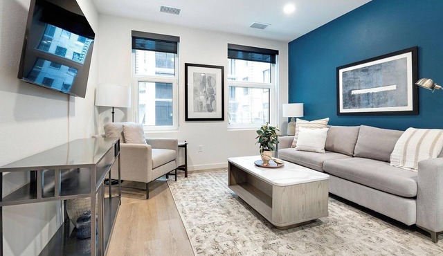 Landing | Spectacular 1BD, Gym, Rooftop Lounge