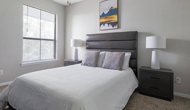 Landing | Spectacular 1BD, Gym, Pool