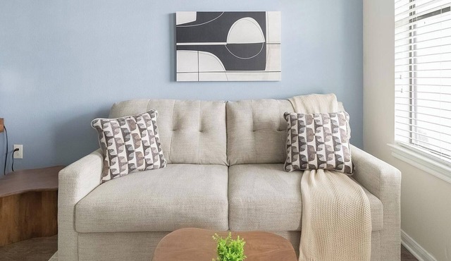 Landing | Spectacular 1BD, Gym, Game Room