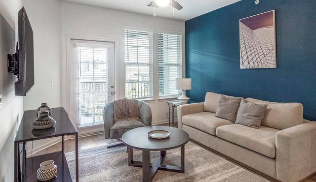 Landing | Spectacular 1BD, Gym, Clubhouse