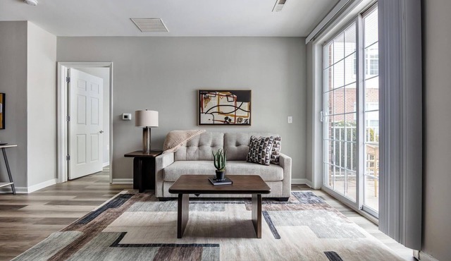 Landing | Spectacular 1BD, Tennis Court, Gym