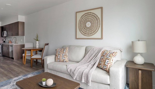 Landing | Spectacular 1BD, Gym