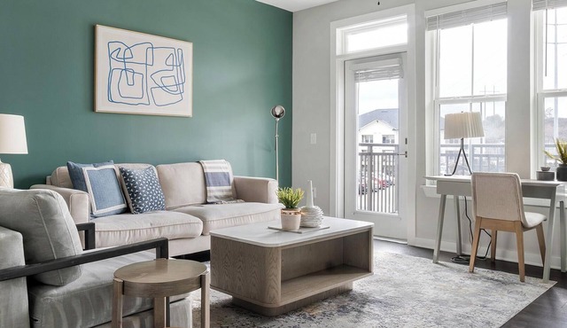 Landing | Spectacular 1BD, Pool, Gym