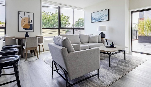 Landing | Spectacular 2BD, Rooftop Lounge