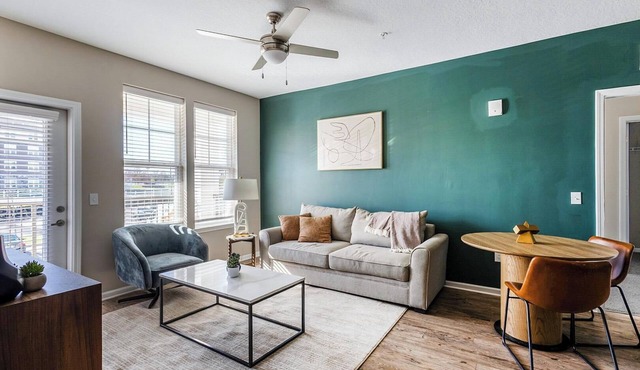 Landing | Spectacular 2BD, Gym, Pool