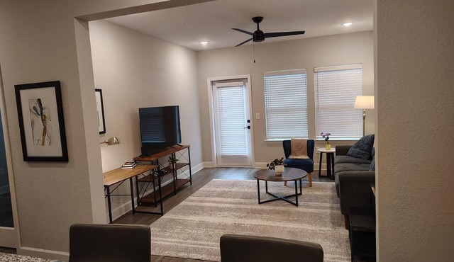Landing | Spectacular 2BD, Pool, Gym