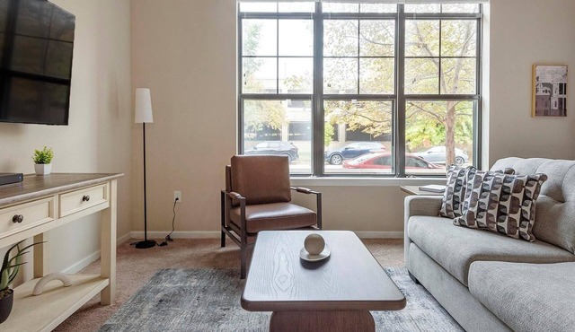 Landing | Spectacular 2BD, Pool, Gym