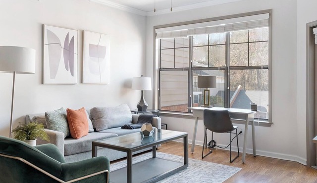 Landing | Spectacular 2BD, Gym, Courtyard
