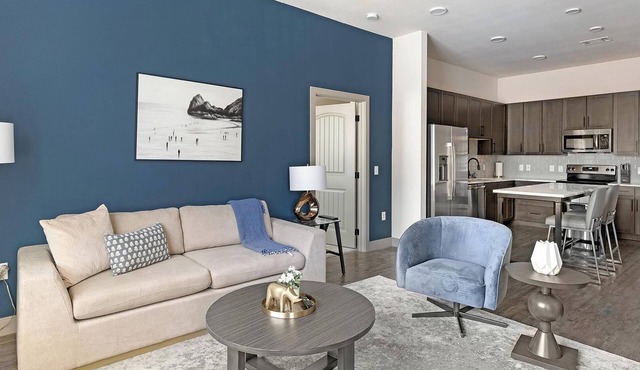 Landing | Spectacular 2BD, Courtyard, Clubhouse