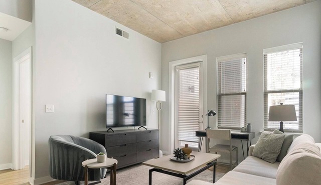 Landing | Spectacular 2BD, Yoga Studio, Courtyard