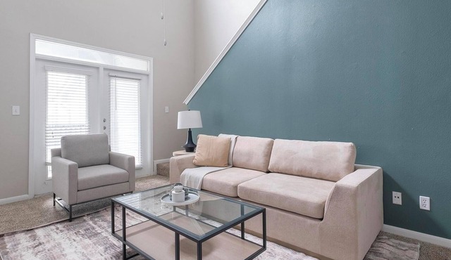 Landing | Spectacular 2BD, Gym, Pool