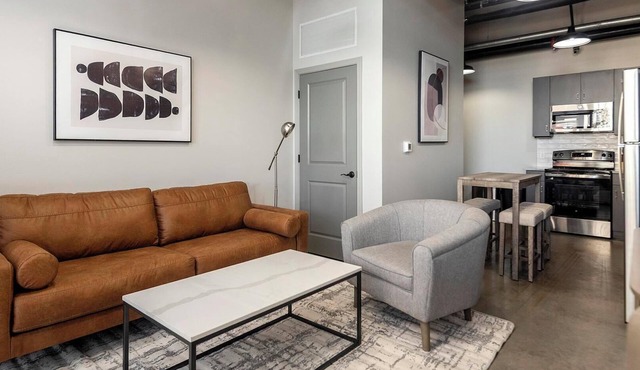 Landing | Spectacular 2BD in Uptown