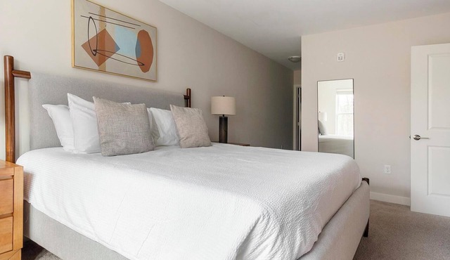 Landing | Spectacular 2BD, Yoga Studio, Gym