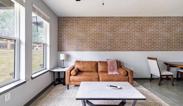 Landing | Spectacular 3BD, Yoga Studio, Pool