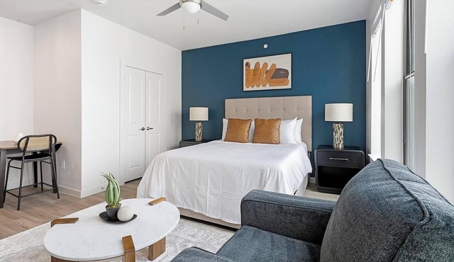 Landing | Spectacular Studio, Pool, Gym