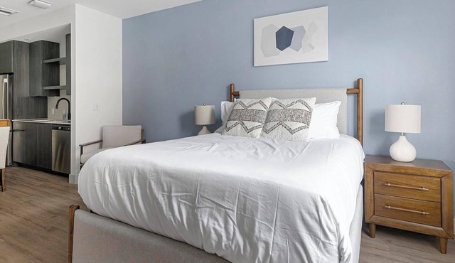 Landing | Spectacular Studio, Gym, Courtyard