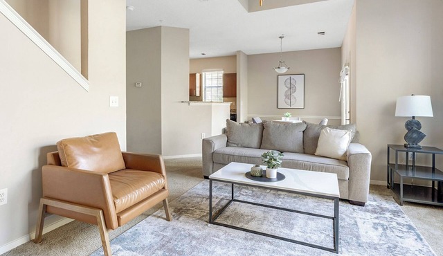 Landing | Spectacular 3BD, Tennis Court, Gym