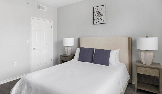 Landing | Spectacular 2BD, Pool, Game Room