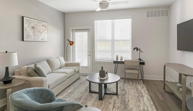 Landing | Spectacular 2BD, Courtyard, Clubhouse