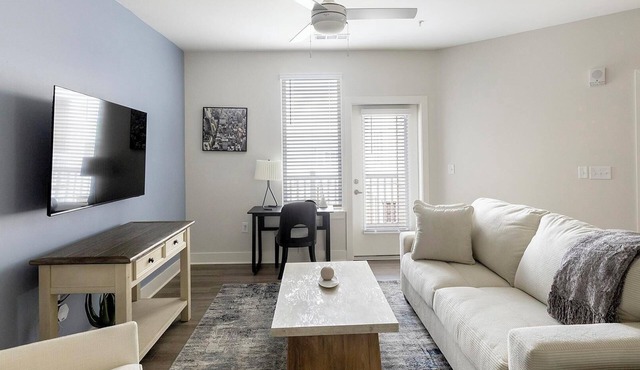 Landing | Spectacular 1BD, Gym, Pool