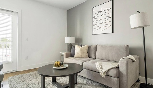 Landing | Spectacular 1BD, Gym, Pool