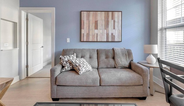 Landing | Spectacular 2BD, Gym, Courtyard